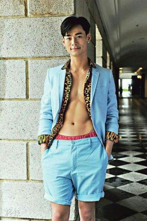 何浩文资料,才华横溢的影视新星，多面才华展现无限可能