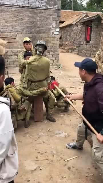 拍战争戏花絮,揭秘战争戏幕后花絮